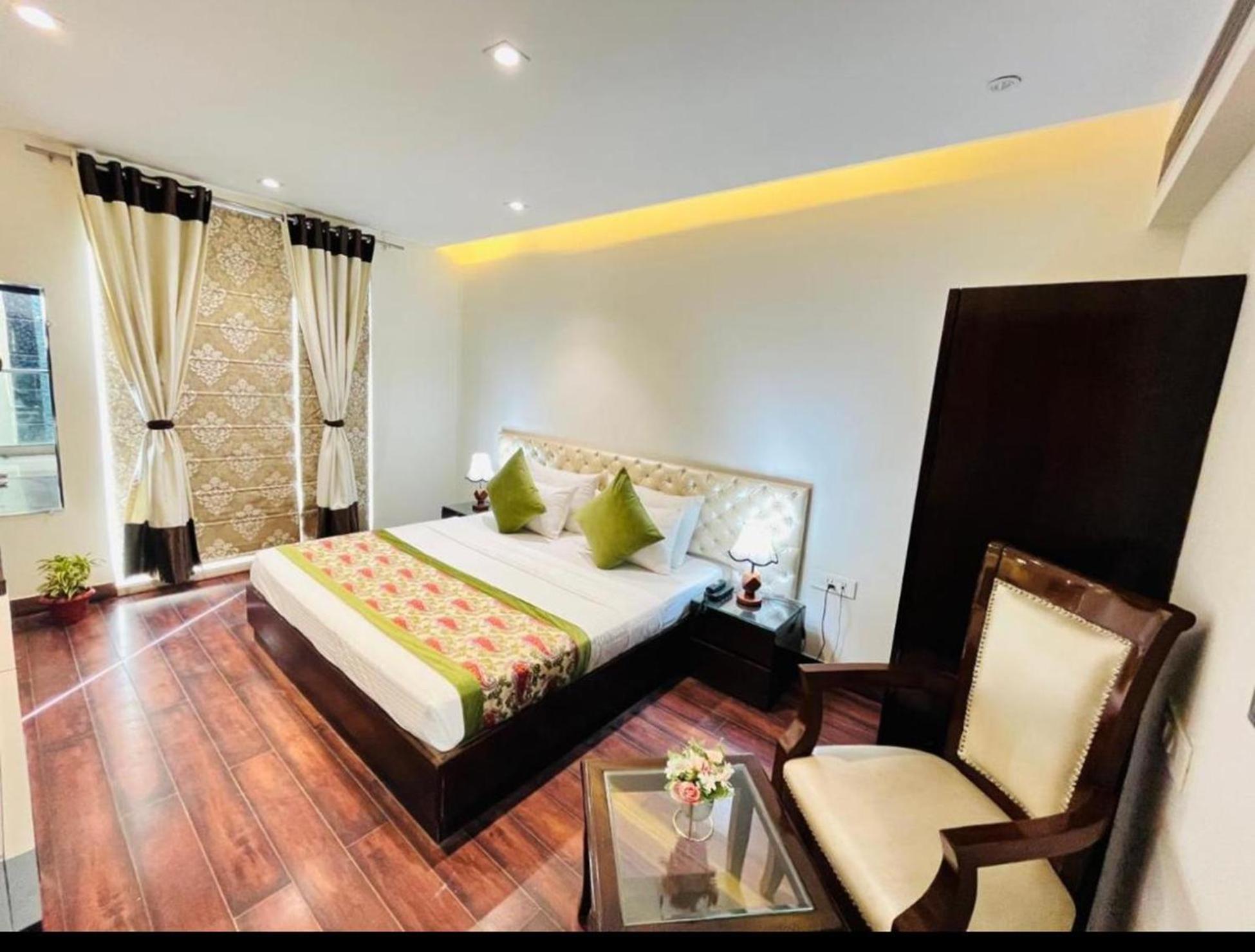Anutham At Saket 3* New Delhi